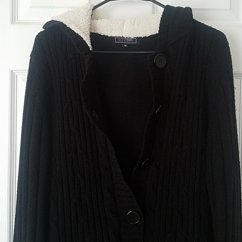 Sweater/jacket - Picture 6 of 6